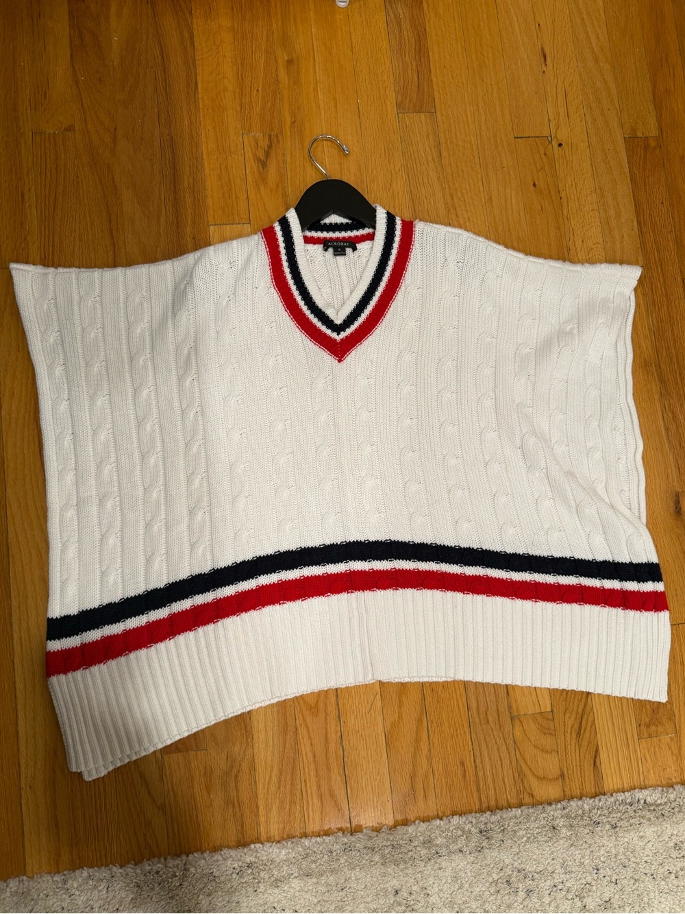 Acrobat Women’s White Sweater Poncho Size M